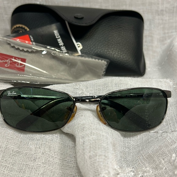 Ray-Ban vintage Flight sunglasses with case
